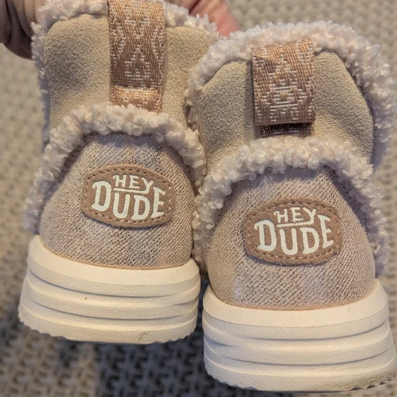 Women's Hey Dude Camden Suede Cozy Sherpa Boots With Laces, Size 8, Cream Color - Picture 3 of 4